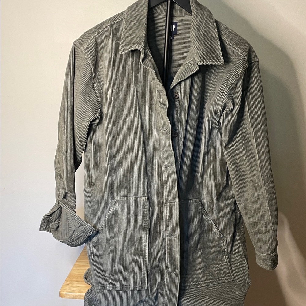 GAP Women’s Charcoal Corduroy Shirt Jacket